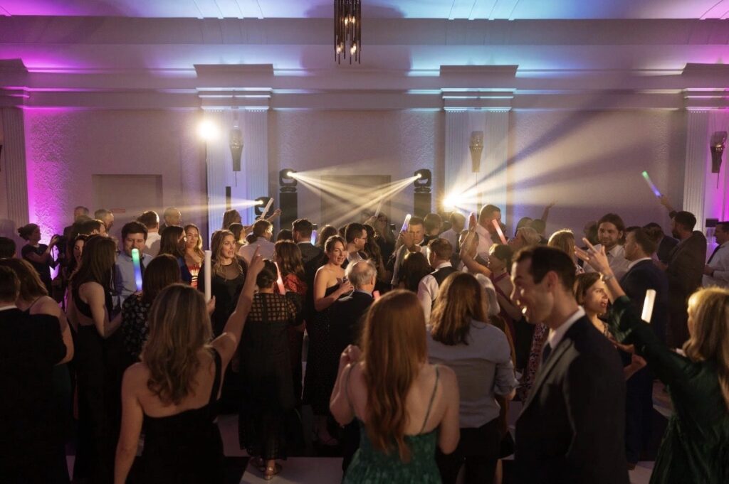 Volle Tanzfläche bei einer Hochzeit mit DJ Martin Bohnhoff